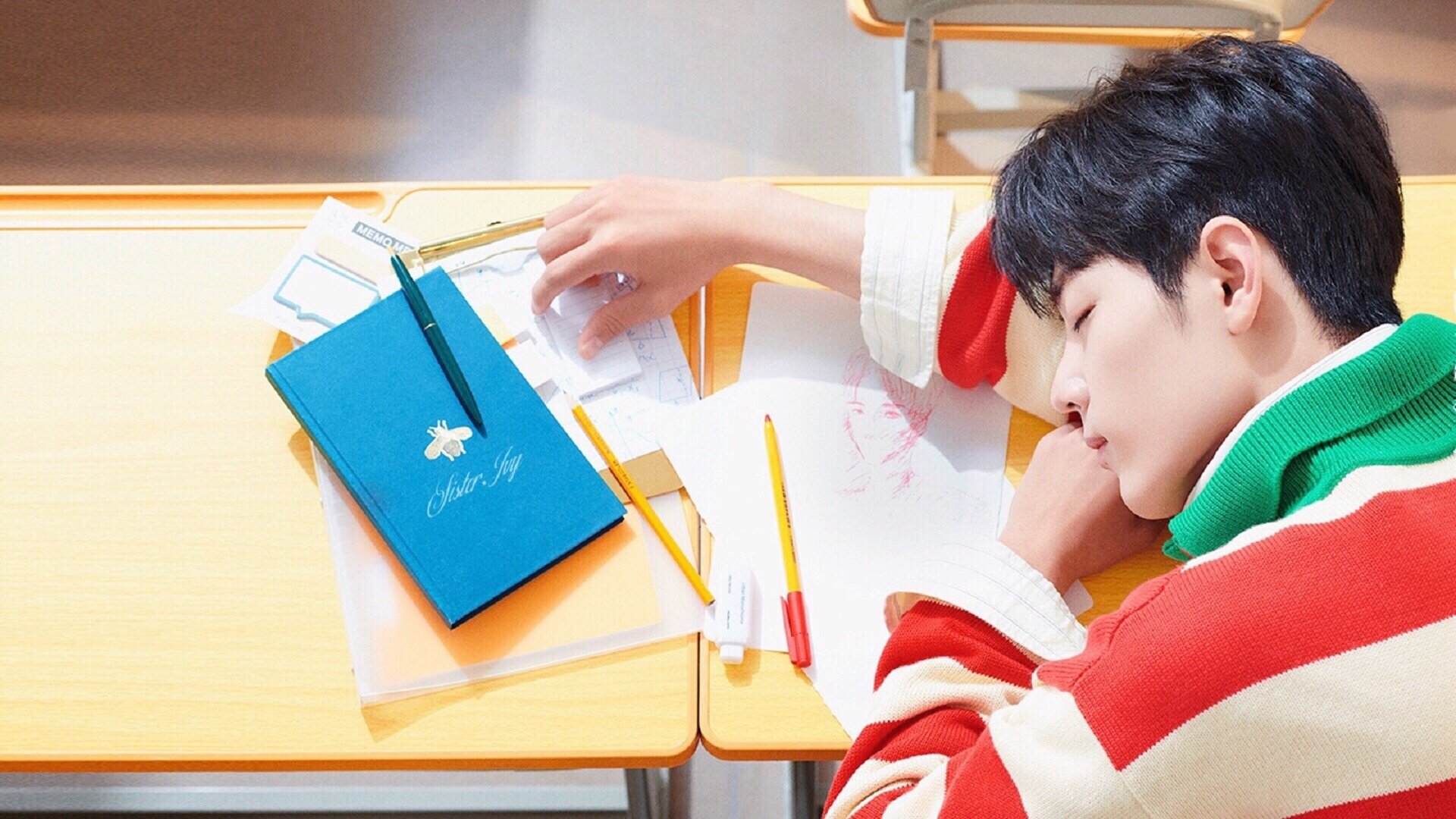 森林狼逆转太阳，系列赛焦点战中爱德华兹双手暴扣点燃全场，森林狼队爱德华兹